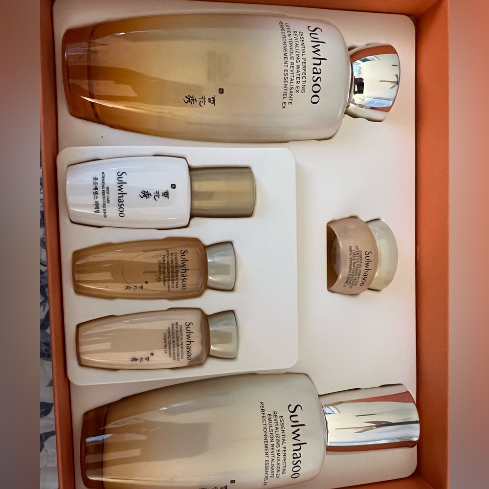 Essential Perfecting Revitalizing Set